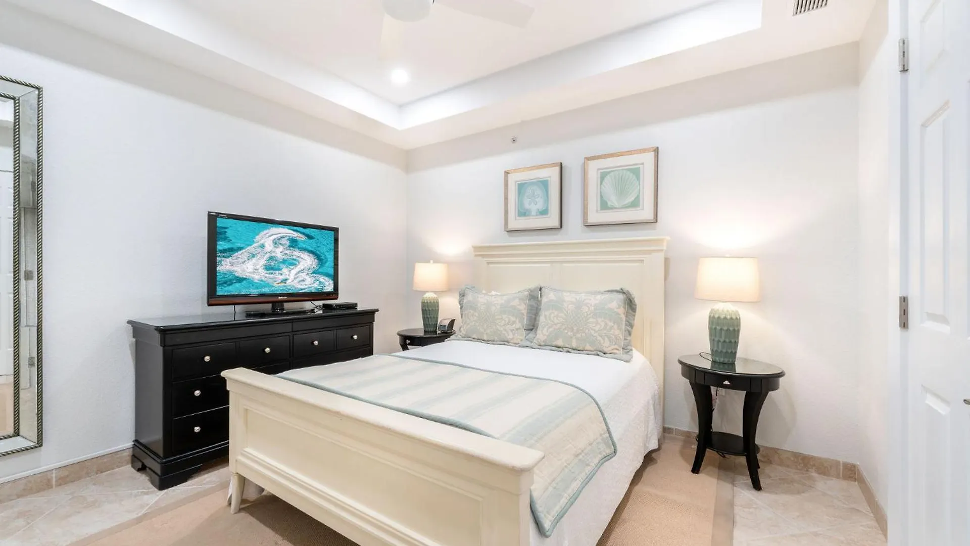 South Bay 7- 2 Bedroom 2 Bathroom Unit Dog City 케이맨 제도